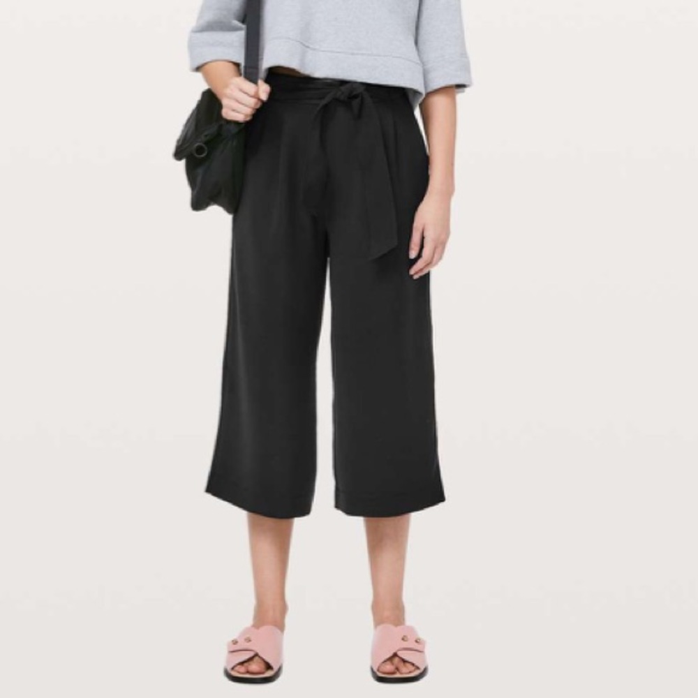 Lululemon Crop Noir Wrap Belt Trouser Pants